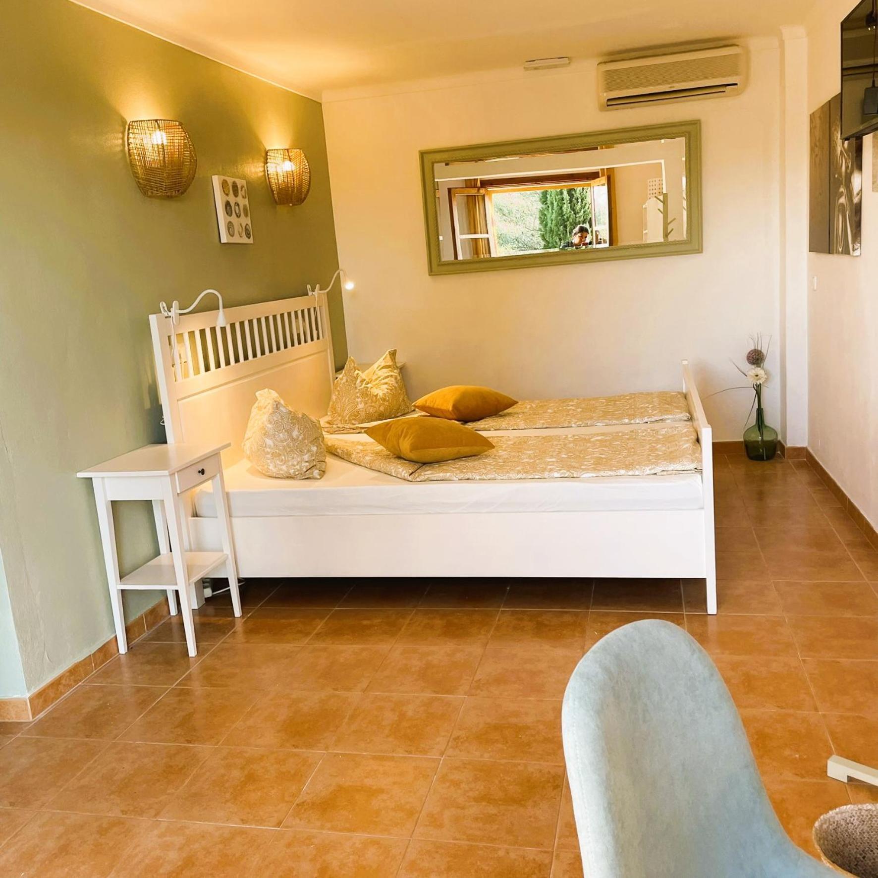 Agroturismo S Hort De Can Carrio Ag226 Ses Salines  Esterno foto
